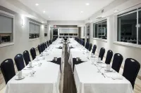 Holiday Inn & Suites GRANDE PRAIRIE-CONFERENCE CTR by IHG - breakfast