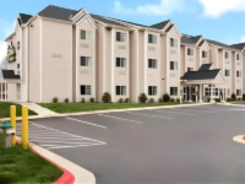Microtel Inn & Suites by Wyndham Rogers Hotels in Rogers