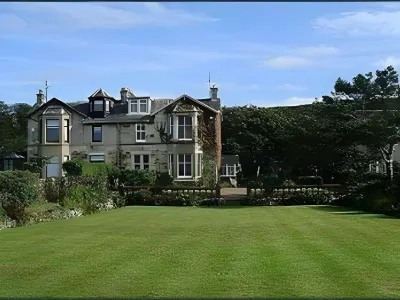 カールトン シーミル B&B のホテル