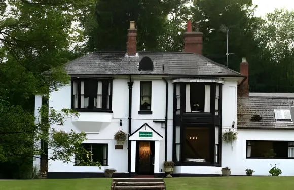 老玫瑰皇冠酒店