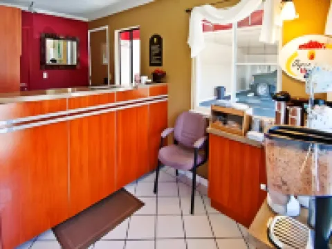 Super 8 by Wyndham Martinez Hotels in Martinez