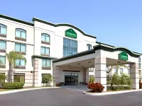La Quinta Inn & Suites by Wyndham Clearwater South Các khách sạn gần Target