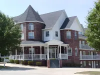 Carriage House Inn
