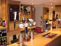 Harry's Hotel & Restaurant Hotel di Tirymynach