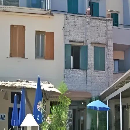 Hotel Baia di Puolo Отели рядом с достопримечательностью «Пляж Марамео»