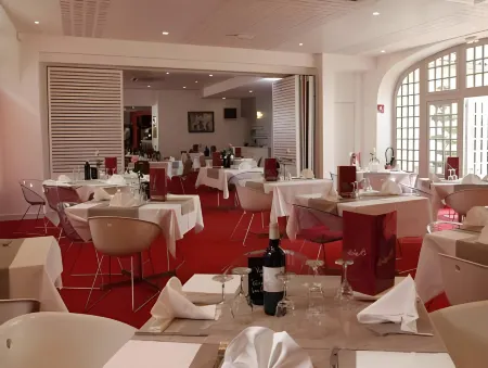 Hôtel Restaurant le Lion d'Or Отели в г. Мёрсак