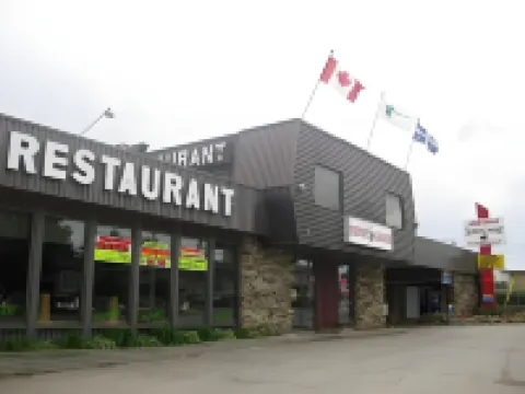 Complexe DIX80 Hotels in Antoine-Labelle Regional County Municipality