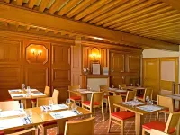 Auberge le Cantou - Hôtel Roche Hotels in Aydat
