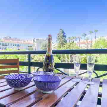 Le Victor Hugo Others