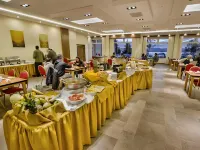 Huinid Pioneros Hotel