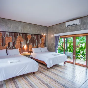 Palm Pran Resort Hotels near Pran Buri District