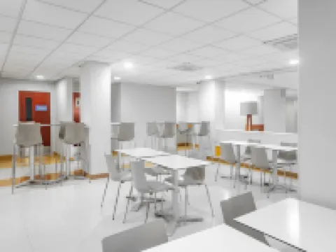 シティエクスプレス バイ マリオット セラヤ パルケ セラヤのホテル