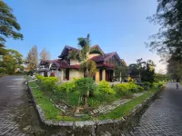 Villa Green Hill Akasia Sibolangit Hotels in Martelu