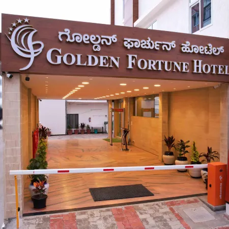 Golden Fortune Inn Hotel Отели рядом с достопримечательностью «Конференц-центр Frontier Management»