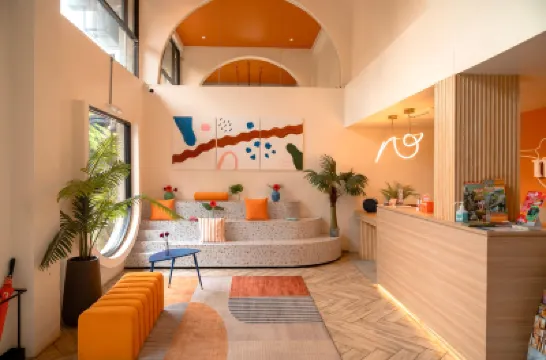 清邁NUU飯店 Makkha Health&Spa 水療按摩 (Ancient House 分店)附近的飯店