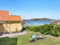 Fjällbacka Hotels near Södra Bullaresjön
