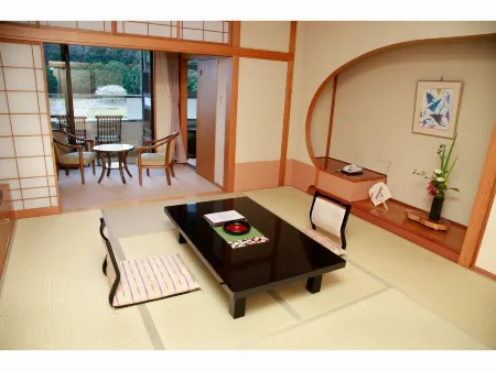 Enjoy the onsen in theOhtawara Onsen Hotel Ryujyoen