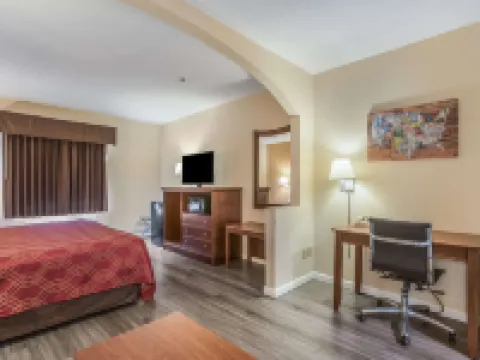 エコノ ロッジ イン & スイーツ マリエッタ ニア ドビンズ ARB マリエッタのホテル