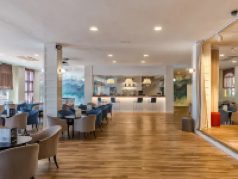 هوتل باييا تروبيكال فنادق في ألمونيكار