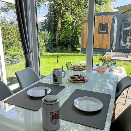 Tiny Haus Villa Sunrise am Kanal Отели в г. Риденбург