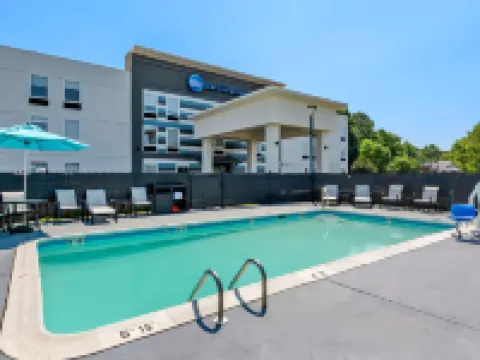 Days Inn by Wyndham Doswell at the Park ドスウェルのホテル