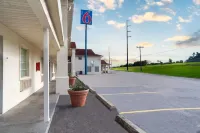 Motel 6 Livingston, TX - parking