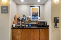 Comfort Suites East Lincoln - Mall Area - breakfast
