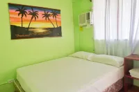 Puesta del Sol Beach Bungalows and Restobar Hoteles cerca de The Sunken Cemetery