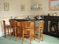 Ingledene Guest House - parking