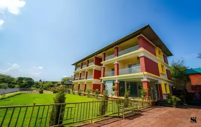 庫西河畔度假村 Pratap Singh Park附近的飯店