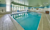 Holiday Inn Express & Suites MEDFORD-CENTRAL POINT by IHG - piscine