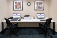 Candlewood Suites Chester-Airport Area 洛根住宿飯店
