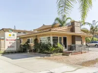 Anaheim Islander Inn and Suites - Motels