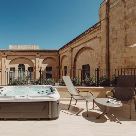 San Karlu Hotel