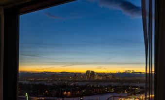 DoubleTree by Hilton Calgary North