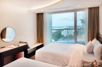 Sota Suite Yangyang Granbay Hotels near Naksan Beach