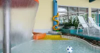Victor's Residenz-Hotel Teistungenburg - Kolam Renang