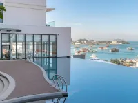 Covesign Suite, The Shore Kota Kinabalu City Centre - С бассейном