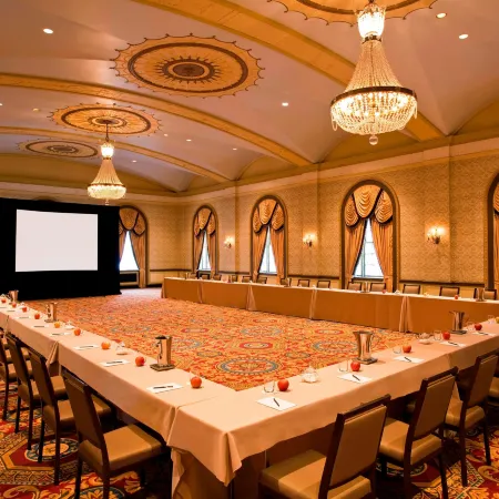 The Westin Poinsett, Greenville Отели рядом с достопримечательностью «Театр Warehouse»