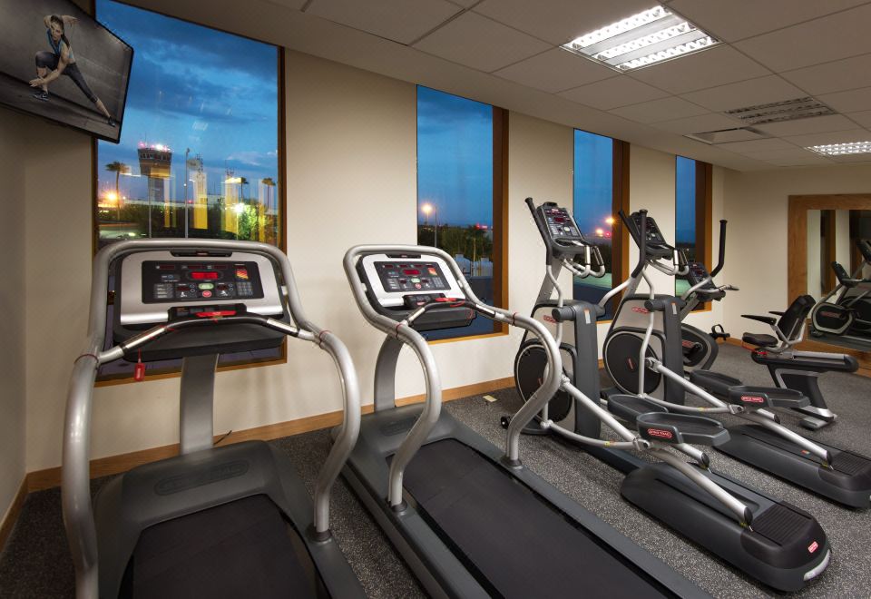 5. 힐튼 가든 인 ..