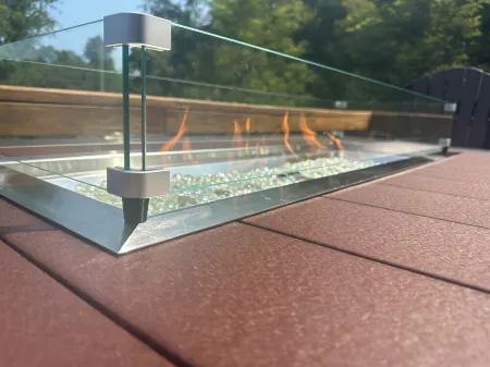 Bright 2-bedroom lake view home