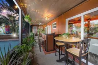 Private Oasis with Heated Pool, Pet Friendly