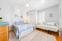 3rd to Beach*Beautiful,Victorian, covered Porch,heartof B.H,Across Veterans Prk