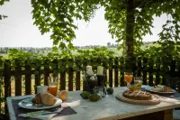 Lodging with terrace, A/C, pool with jacuzzi corner, children friendly, sleep 4