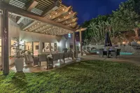 ⭐Spacious "Château Vista" Heated Salt Pool Hot Tub 9 mi to Beach Family Fun!