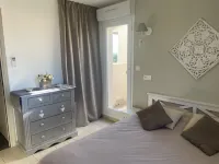 Detached villa in vacation residence with swimming pools Hotels in Belgodere