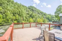 Riverfront Premium Cabin