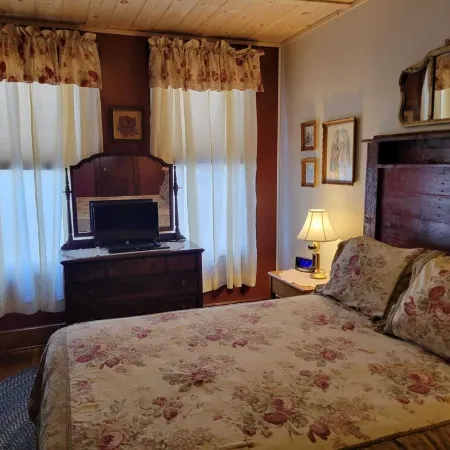The Ridge is a Cozy 2-bedroom/1 bath Apartment Short walk to downtown Gettysburg