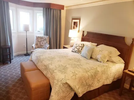 Water-view in Kingsmill, 10 minutes to Busch Gardens & Colonial Williamsburg! Отели рядом с достопримечательностью «Tradewinds»