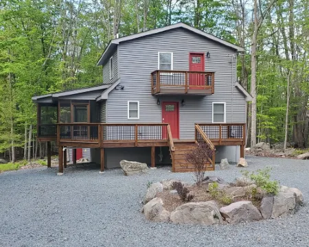 Welcome to Serenity Woods 萊克酒店